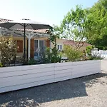 Lana 3 Etoiles * Montjean (Charente)